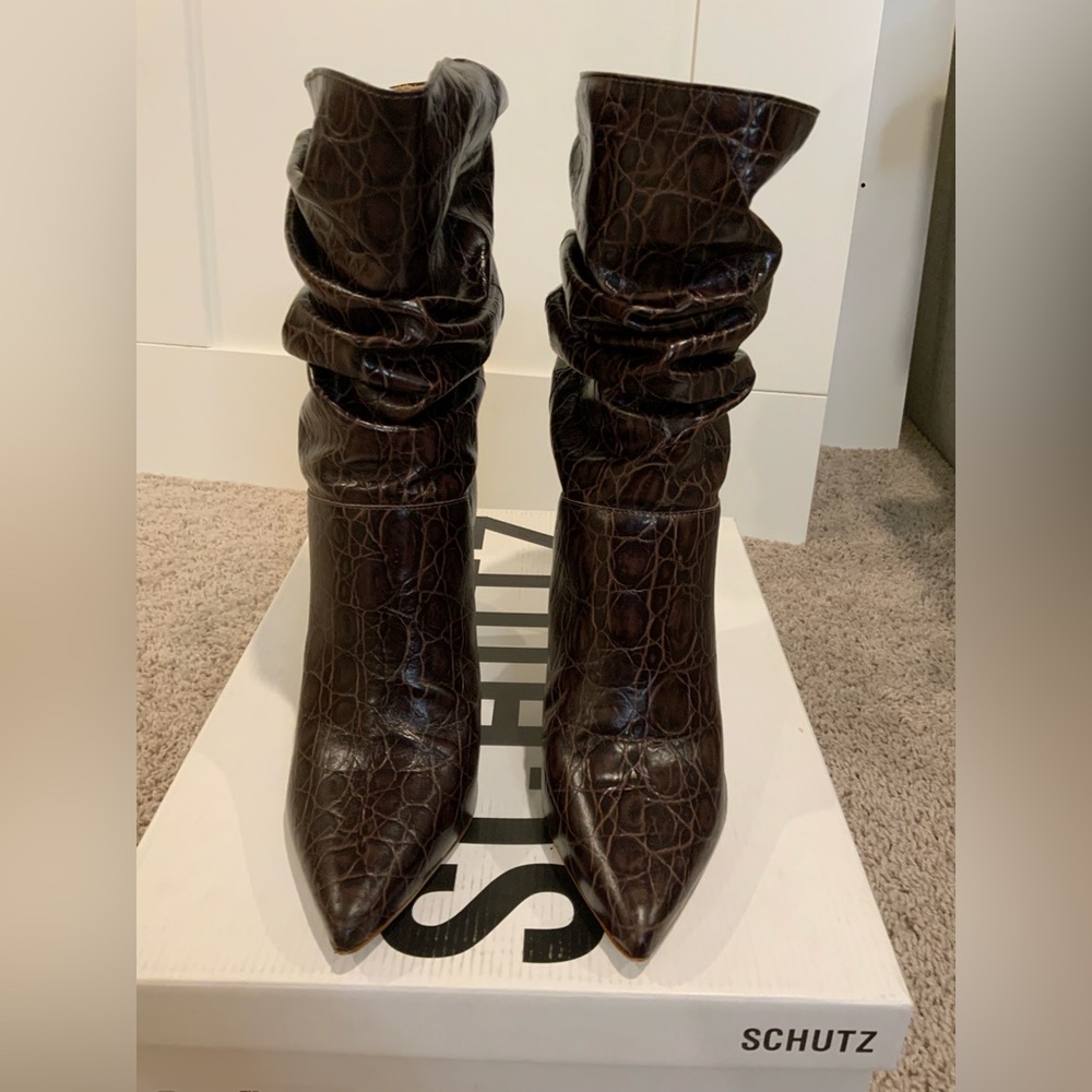 SCHUTZ Dark Brown Croc-Patterned Heeled Boots